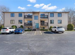 32 Kristee Cir, West Warwick, RI 02893