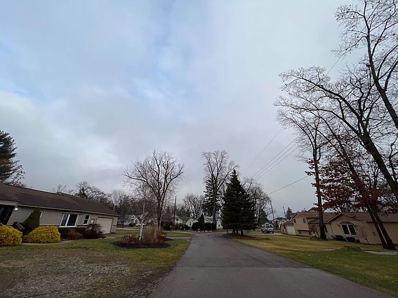 4th image of 3424 S Woodland Dr