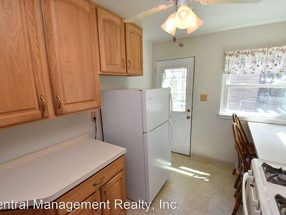 5th image of 1118 Culver Pl