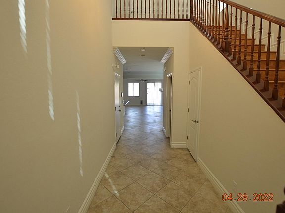 3rd image of 3470 Elegant Rose St