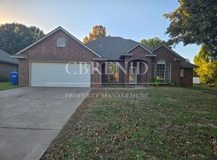 1136 Briar Ridge Rd, Enid, OK 73703