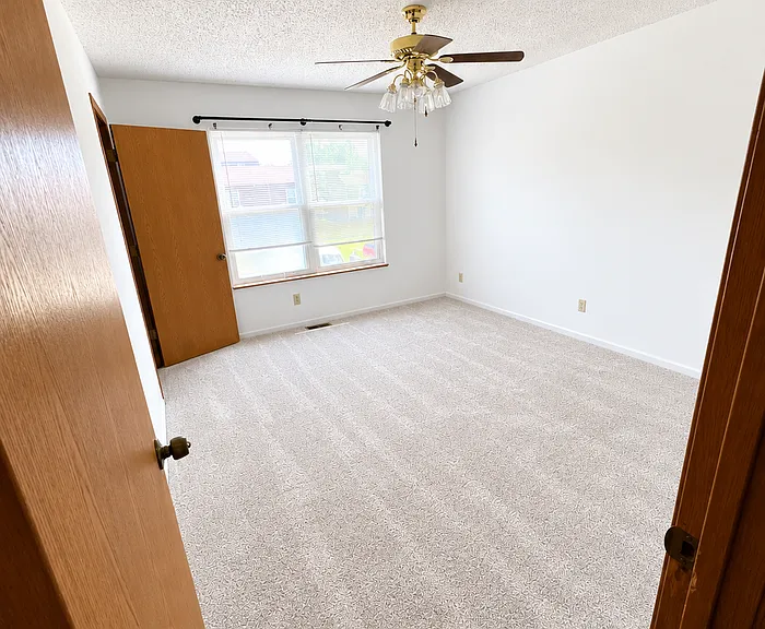 2038 Essex Dr #2038 — Photo 5