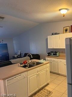 3rd image of 2046/2048 NE 6th St