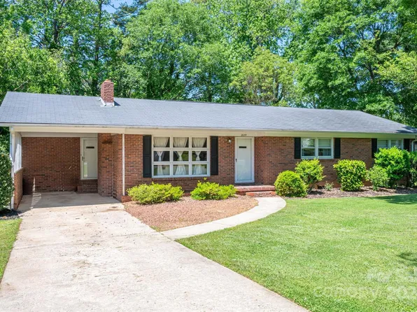 2035 Carol Dr, Gastonia, NC 28054