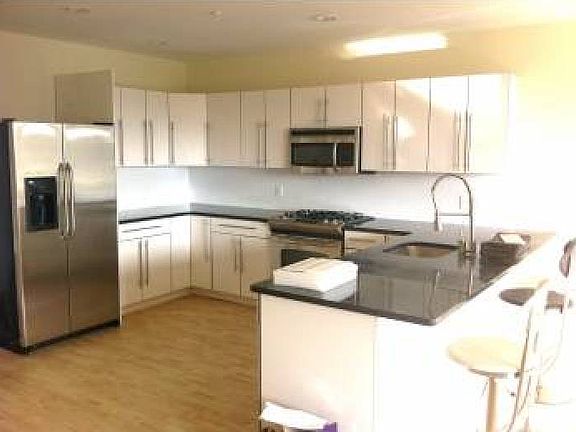 4th image of 800 N 48th St Unit 20