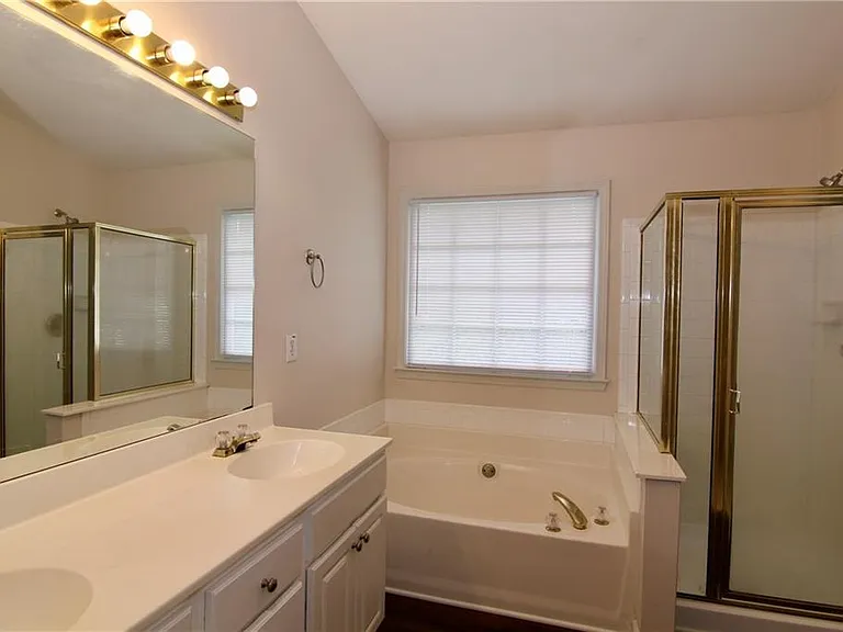 3060 Winston Terrace Ct — Photo 17