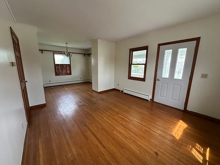 118 Central Ave #MAIN HOUSE — Photo 9