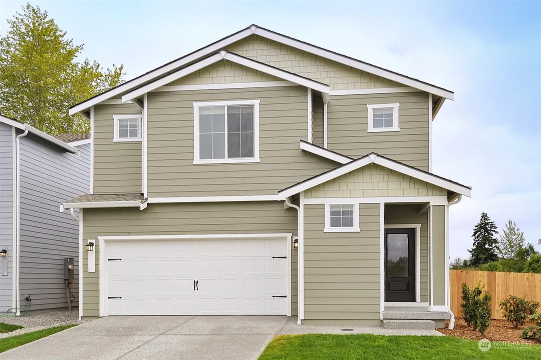 4 bed, 2.5 bath, 1843 sqft, $3,090 — Photo 1