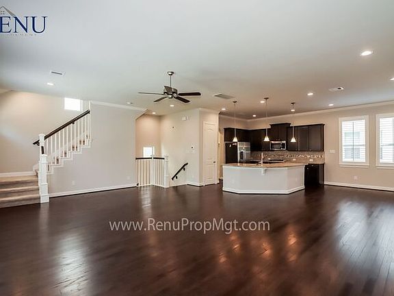 3rd image of 2018 Cambridge Heights Pl