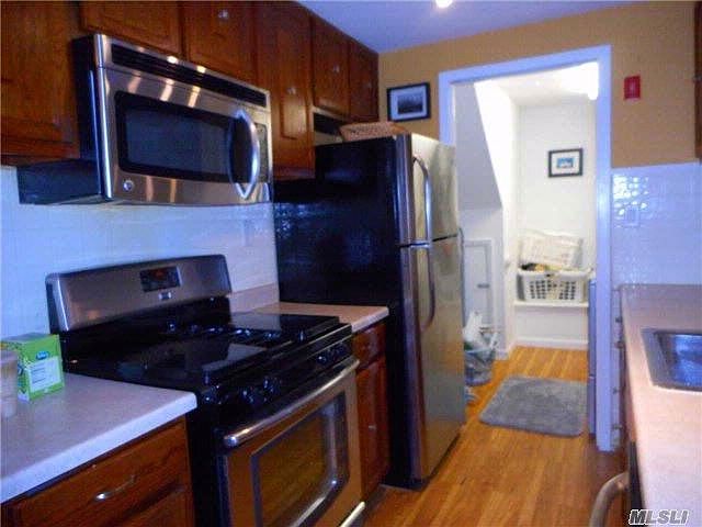 1st image of 163 Cambridge Dr