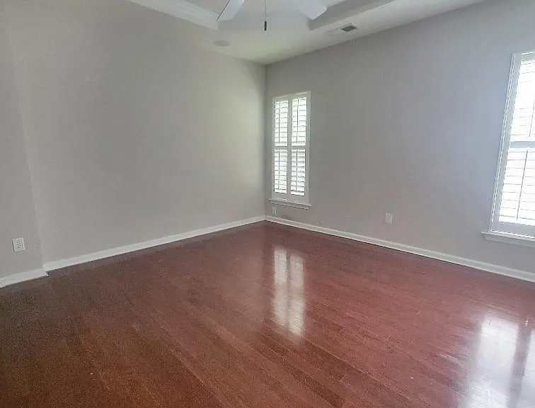 2339 Whitford Ln — Photo 9