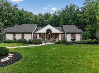 180 Huntington Trl, Cortland, OH 44410