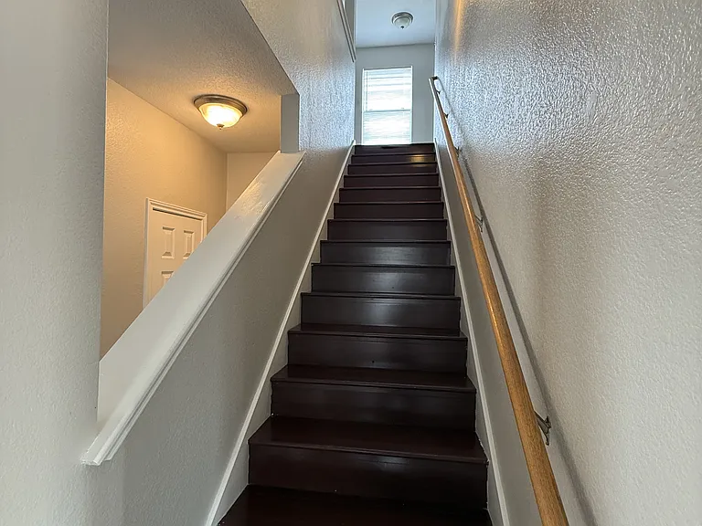 502 Constellation Dr — Photo 9
