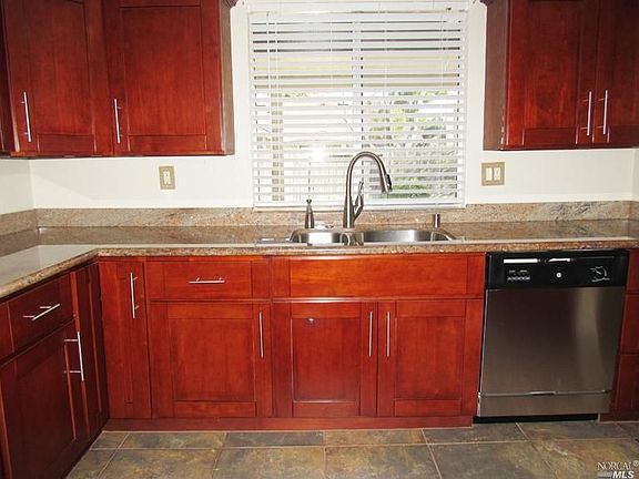 5th image of 304 Kendrick Ln