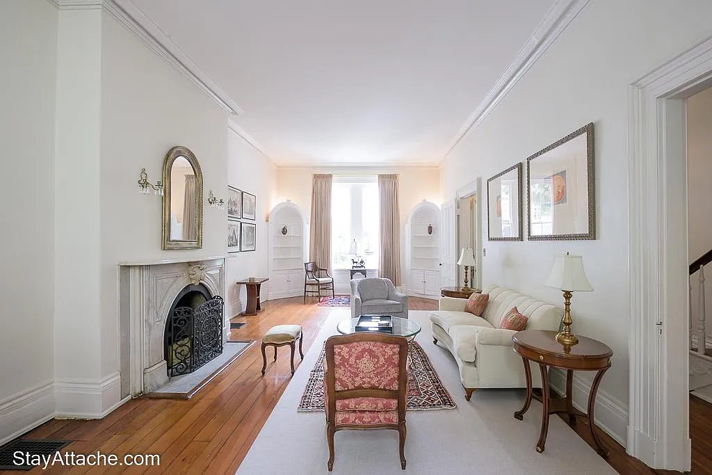 4 bed, 3000 sqft, $8,910 — Photo 1