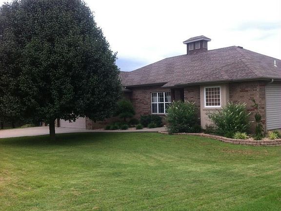 4th image of 2098 N Preakness Dr