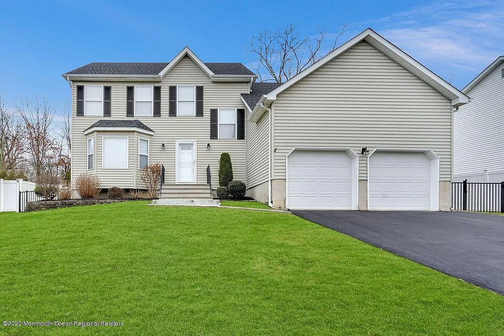 15 Higgins Ct photo 1