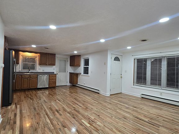 2nd image of 19 Albert Ave #1