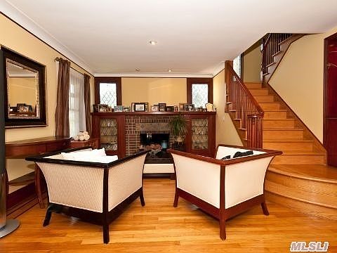 3rd image of 25 Nirvana Ave