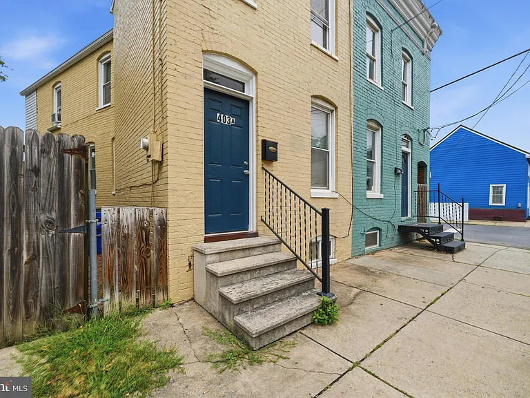 403 W South St #A — Photo 3