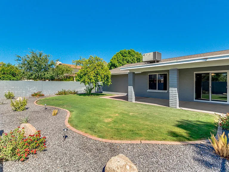 1115 W Barrow Dr — Photo 36
