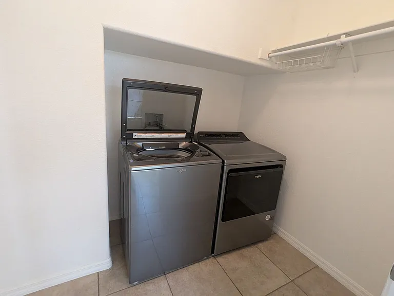 1016 Royal Plum Ln — Photo 11