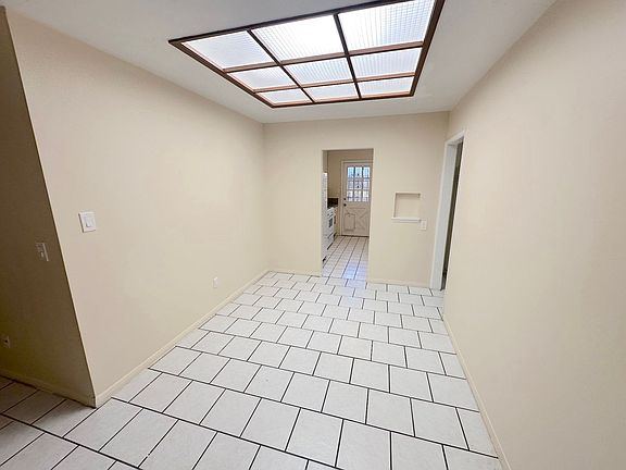 4th image of 4676-78 Jutland Dr #4676