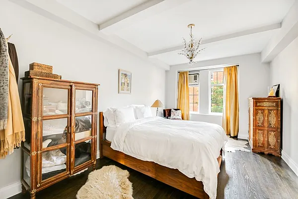 Sold by Compass | media 4
