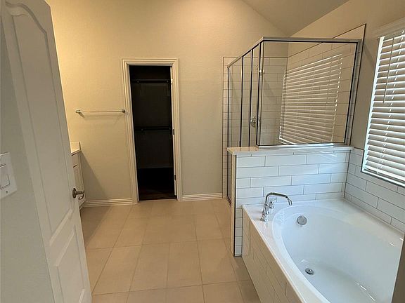 5th image of 13627 Barn Chime St