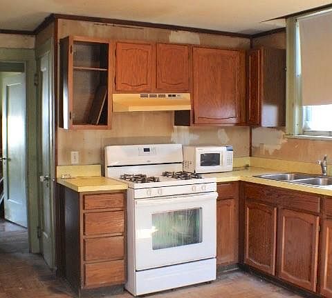 5th image of 3226 Hyde Park Ave