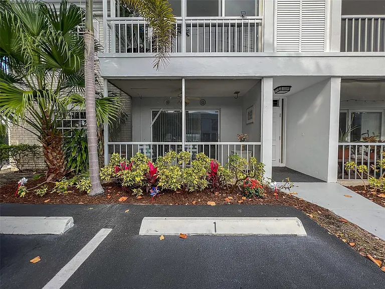 6239 Bay Club Dr #1 — Photo 3