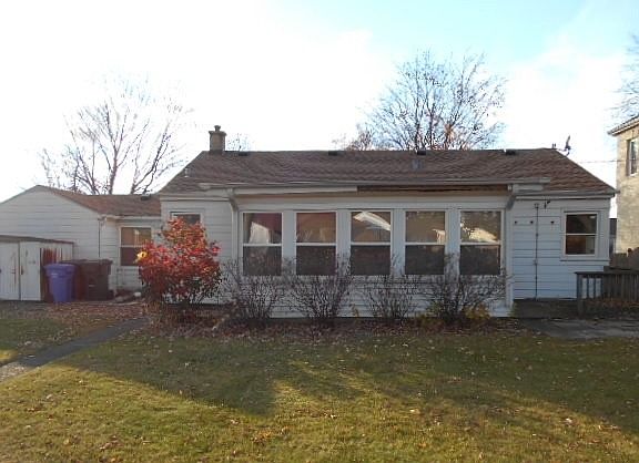 2nd image of 1295 Earl Ave