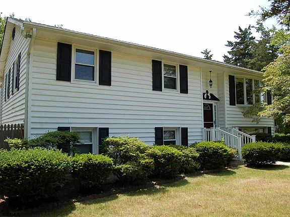 2nd image of 54 E Mapleshade Ln