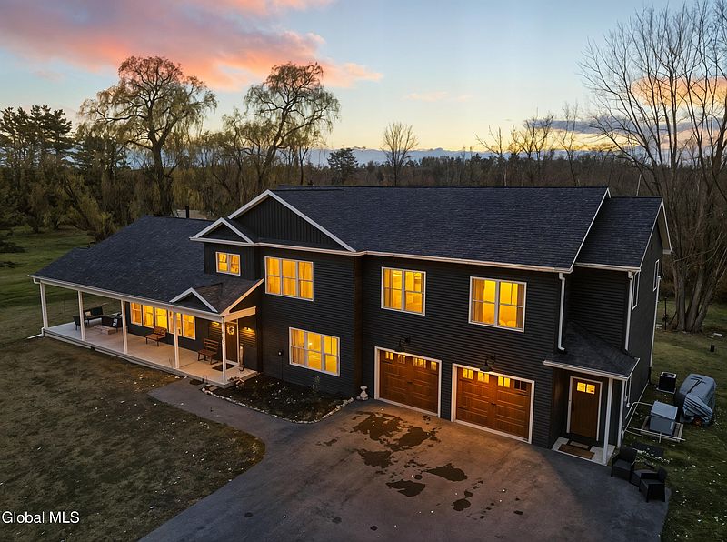 3rd image of 1633 W River Road