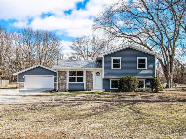52212 Iris Ct, Elkhart, IN 46514