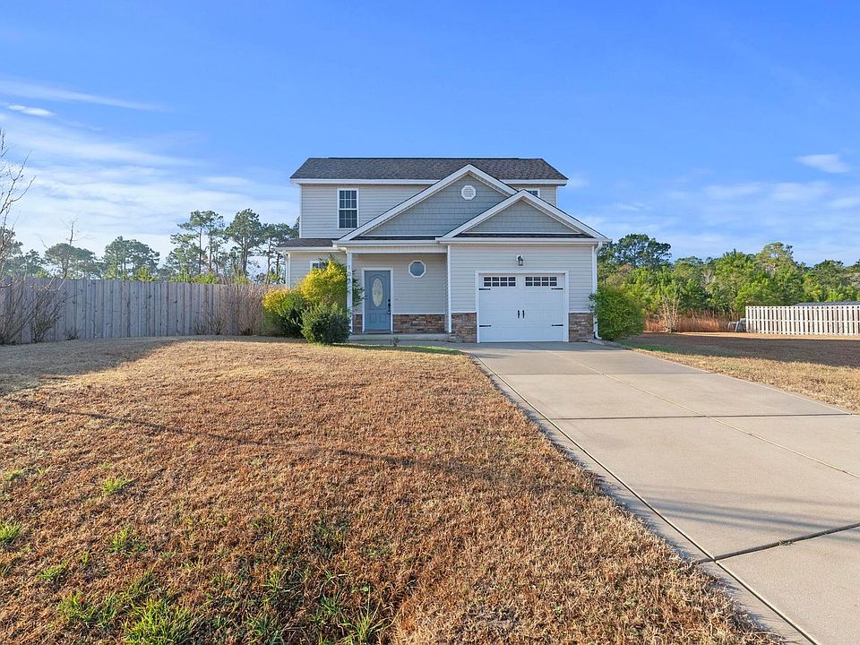 1st image of 103 Costa Ct