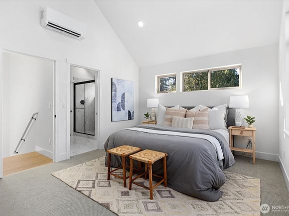 4th image of 12044 Hiram Place NE #B