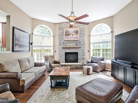 4th image of 8075 Norwich Ct