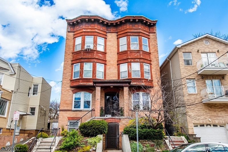 1st image of 66 Gautier Ave #3R