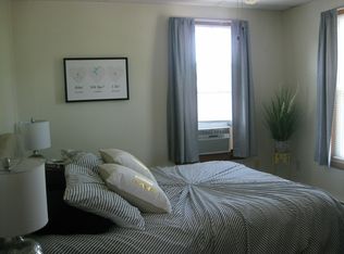 246 S Main St FLOOR 3, Attleboro, MA 02703