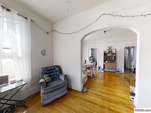 5th image of 352 N 8th St