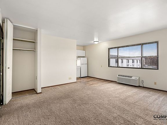 2nd image of 1025 W Macarthur Ave #135