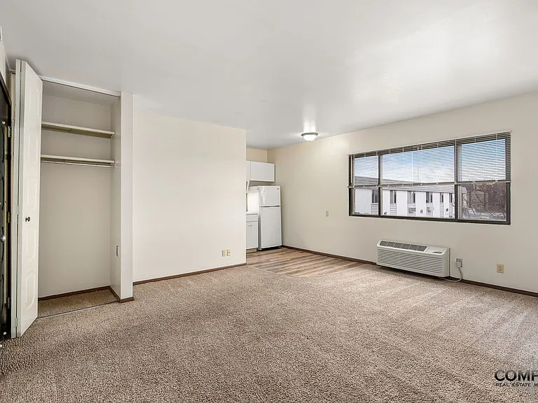 1025 W. MacArthur Avenue — Photo 7
