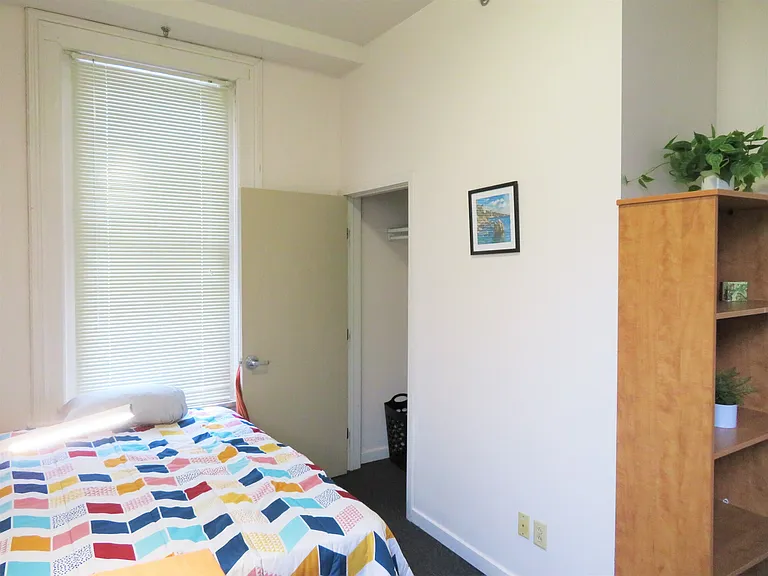 222 S Aurora St — Photo 23