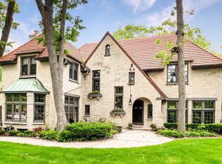 1830 E Hampton Rd, Whitefish Bay, WI 53217