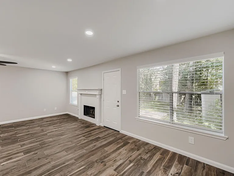 11 Wineberry Pl — Photo 5