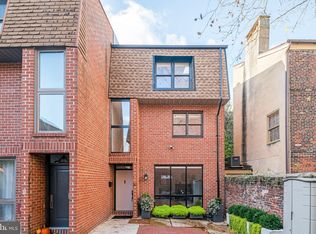 10 Appletree Ct, Philadelphia, PA 19106