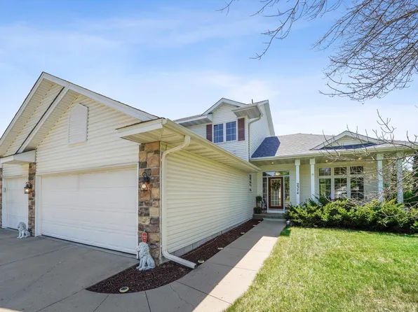 2374 Thrush St, Shakopee, MN 55379