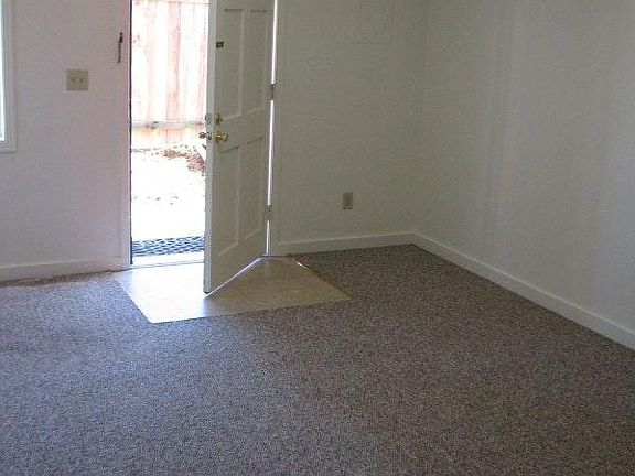4th image of 4044 V St APT 1
