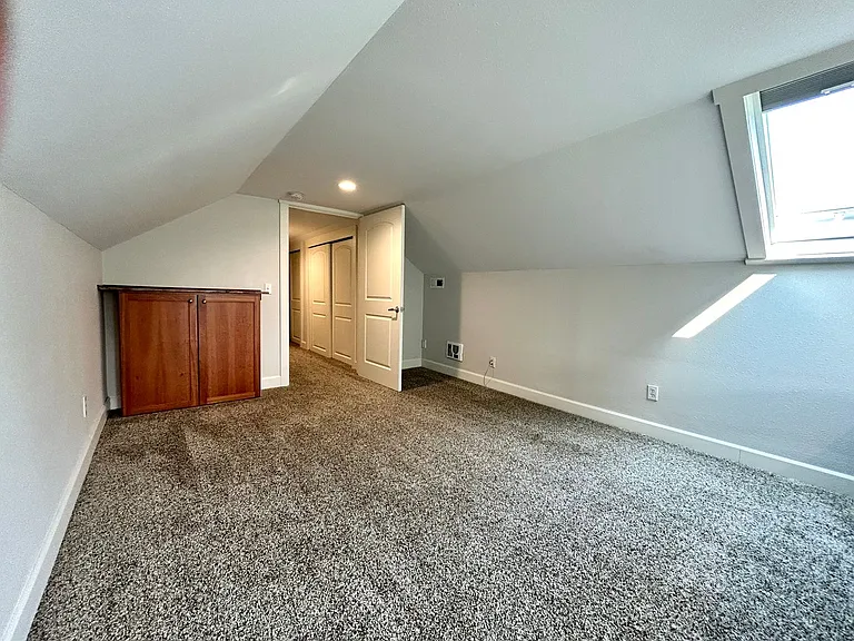 308 Oak St — Photo 9